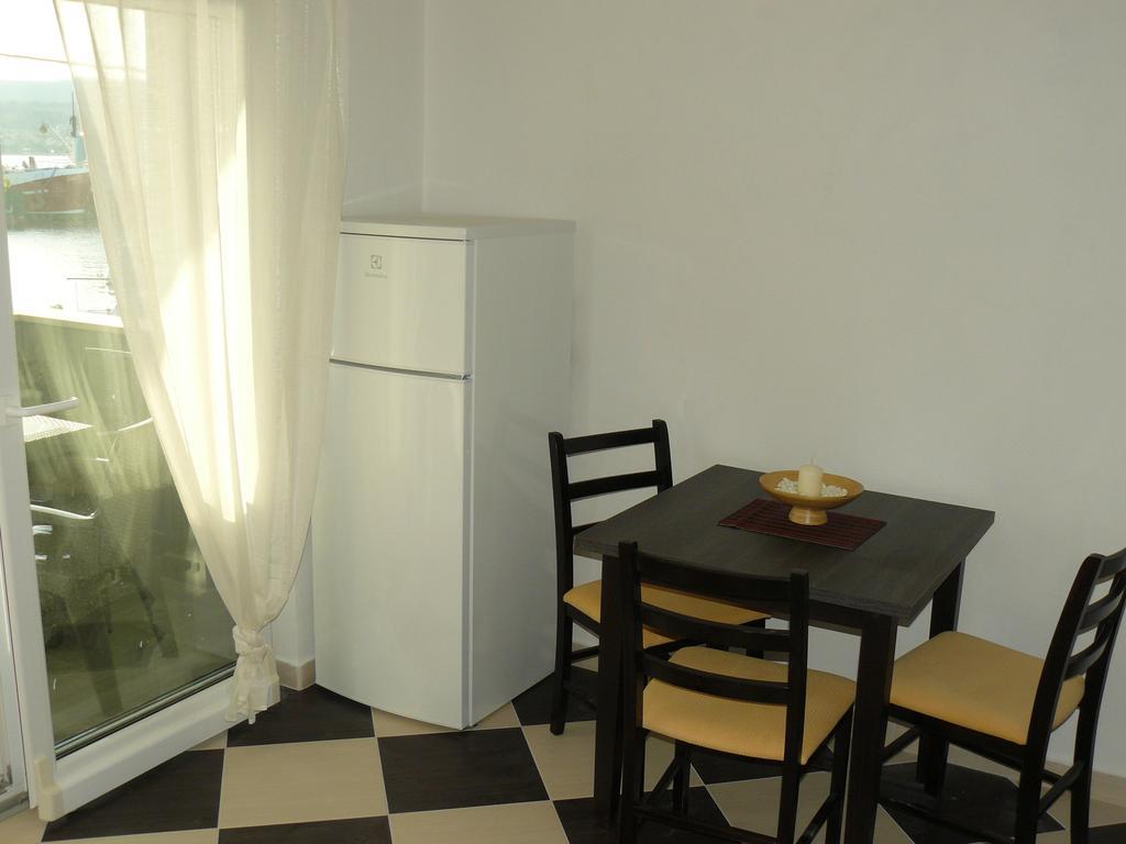 Apartments Selina Vinišće Eksteriør bilde