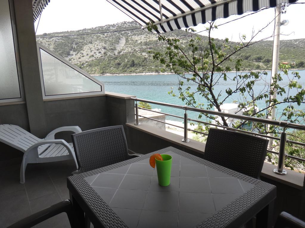 Apartments Selina Vinišće Rom bilde