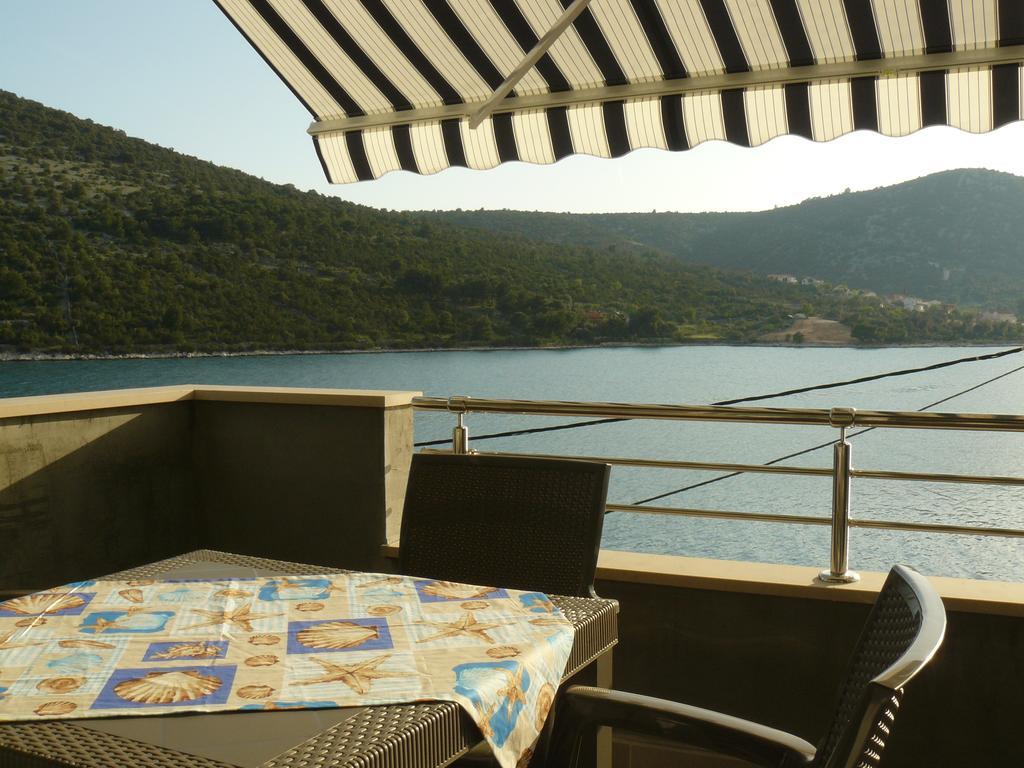 Apartments Selina Vinišće Rom bilde